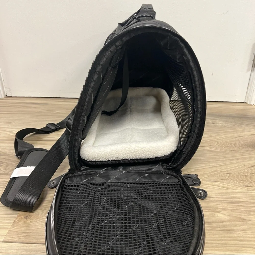 Joan & David 20” Diamond Quilted Travel Pet Carrier Backpack Black JDB2358 $290